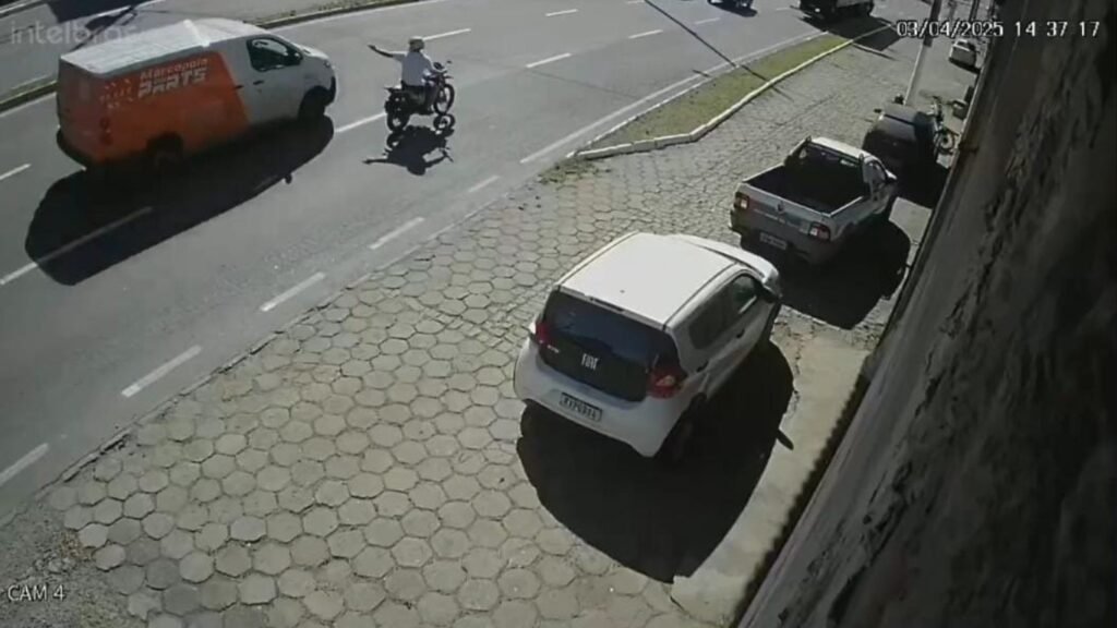 Policial Militar morre em acidente após colidir com carreta estacionada em Vila Velha