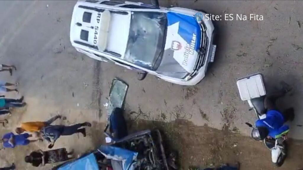 Dupla de motocicleta atira e mata três pessoas em Cariacica