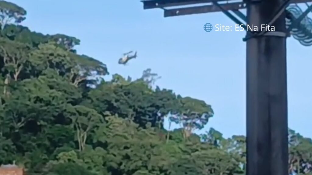 Helicóptero da polícia é acionado durante tiroteio entre traficantes em Vitória