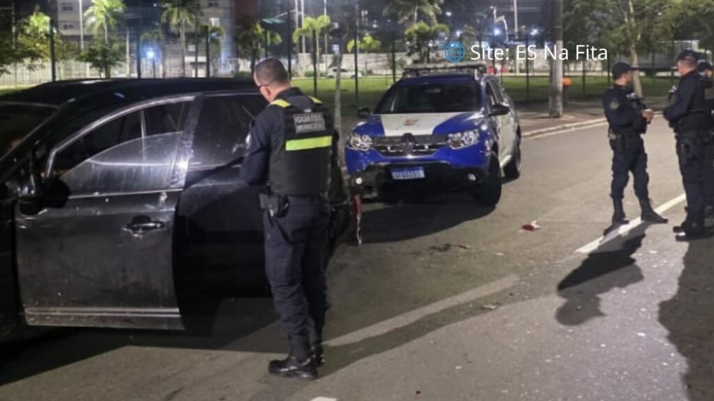 Motorista tenta fugir de blitz, bate em viatura e é detido pela Guarda de Vitória