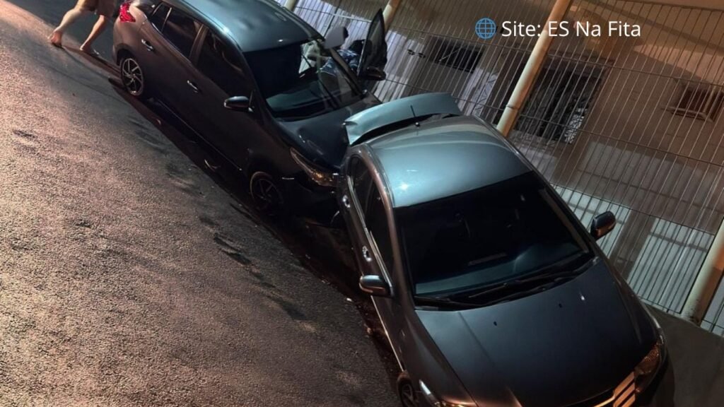 Mulher passa mal ao volante e colide com carro estacionado no Centro de Colatina