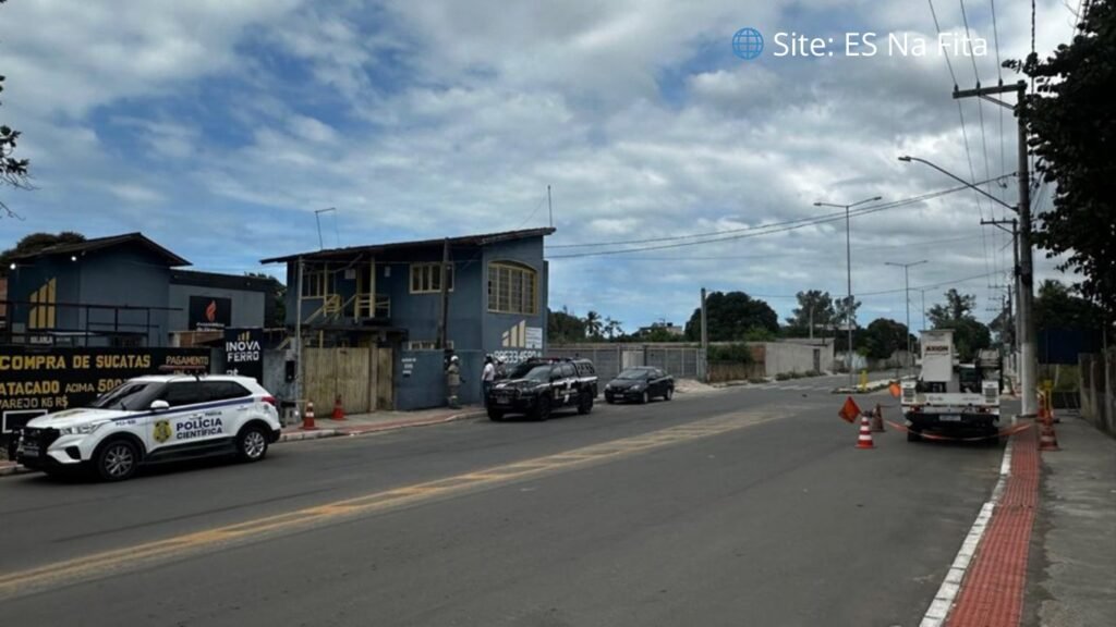 Polícia flagra furto de energia em empresa de sucatas e fábrica de gelo na Serra