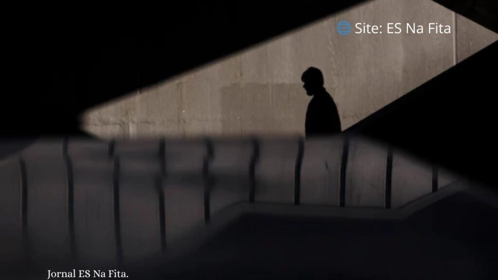 Homem invade casa, pula sobre telhado e morre em Marataízes