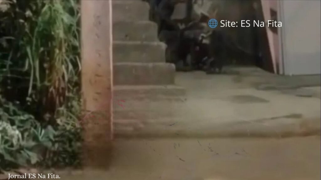 Ajudante de pedreiro é morto a tiros por criminoso em moto em Cariacica