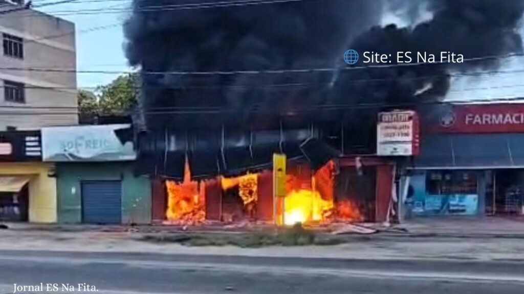 Loja de artigos festivos de Cachoeiro tem prejuízo milionário com incêndio
