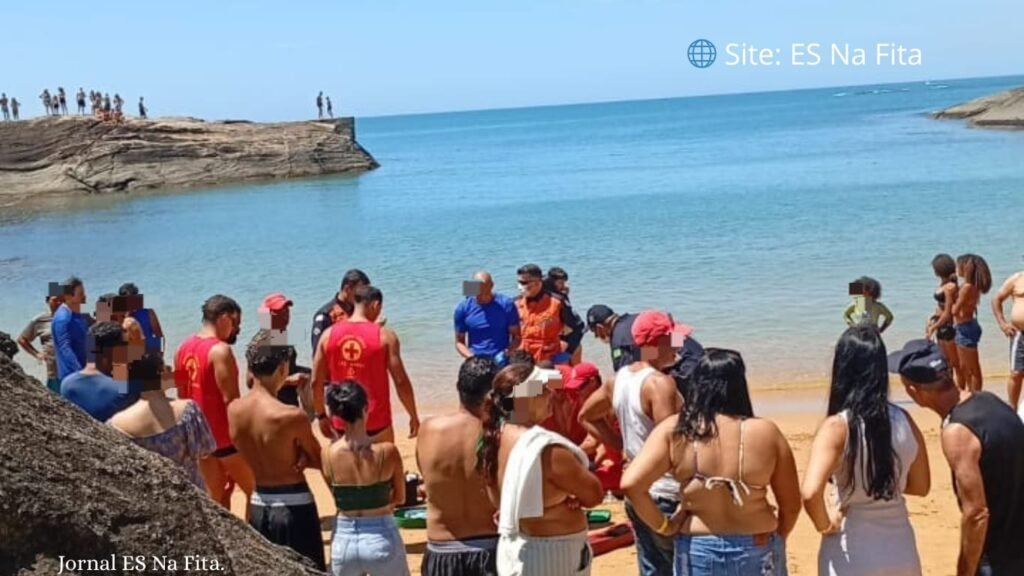 Banhista morre afogado após pular de pedra na praia de Setiba em Guarapari