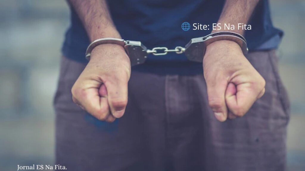 Homem descumpre medida protetiva, vai atrás da ex-companheira em delegacia e é preso