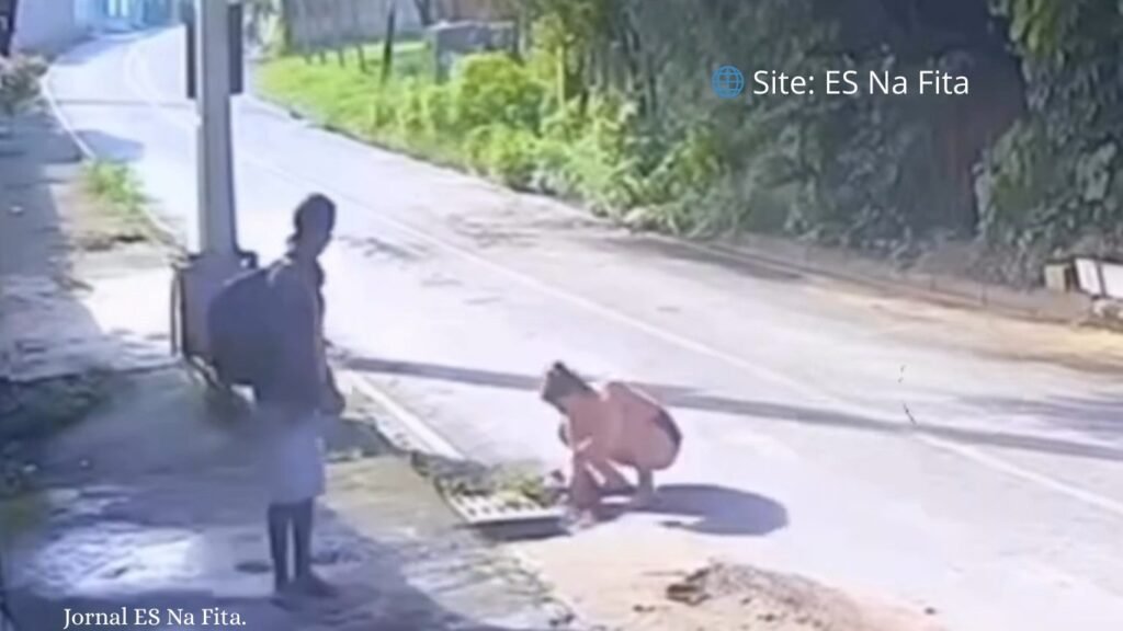 Vídeo mostra mãe tentando jogar recém-nascida em bueiro em MG; PM amamenta bebê resgatada e pais são presos.