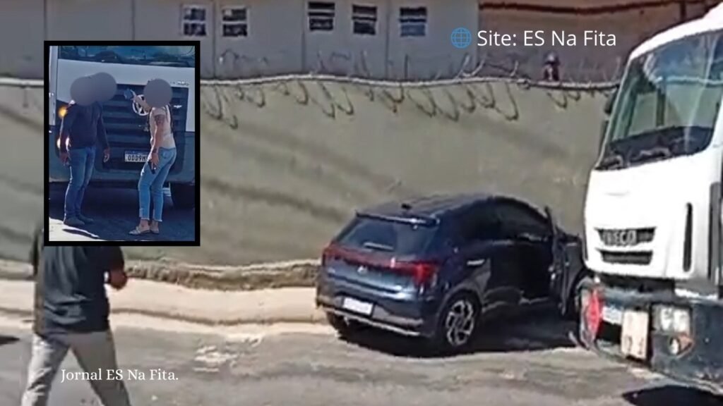Vídeo: colisão entre caminhão e viatura da Polícia Civil gera confusão em Cachoeiro de Itapemirim Batida entre viatura da Polícia Civil e caminhão gera confusão em Cachoeiro.