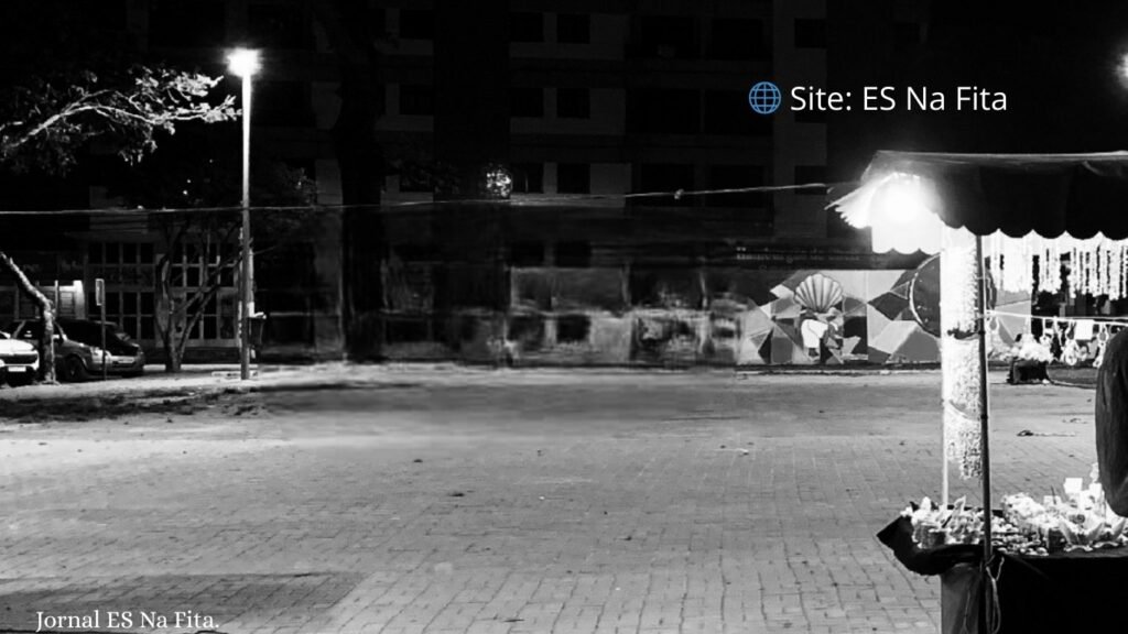 Homem se masturba em praça de Piúma e é agredido por moradores.