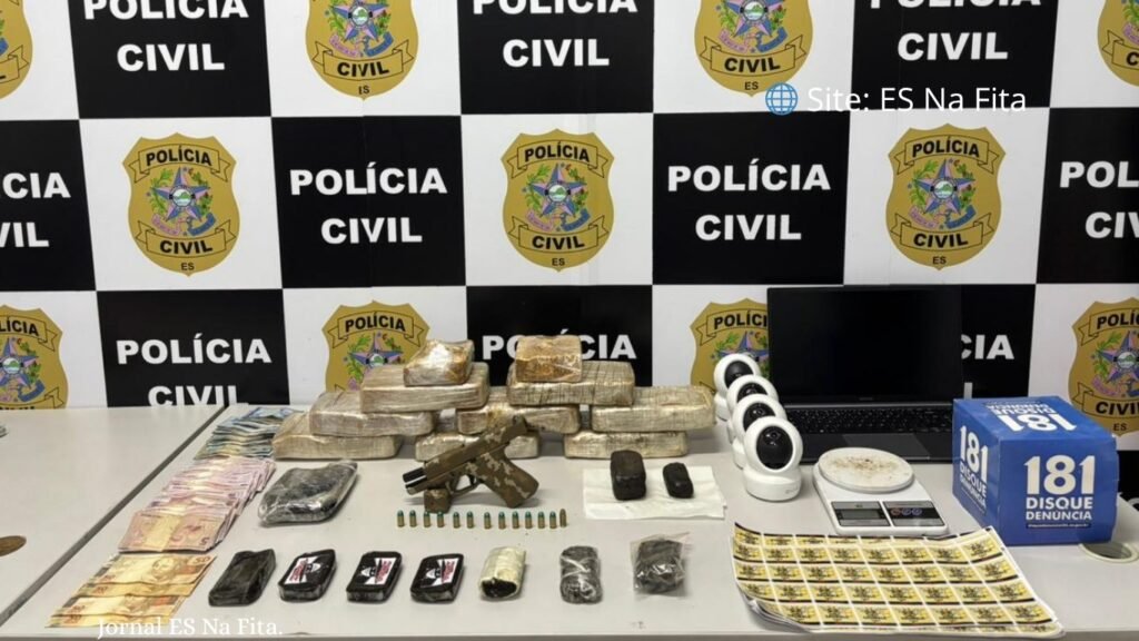 Mais de 10 quilos de drogas são apreendidos em casa no município da Serra.