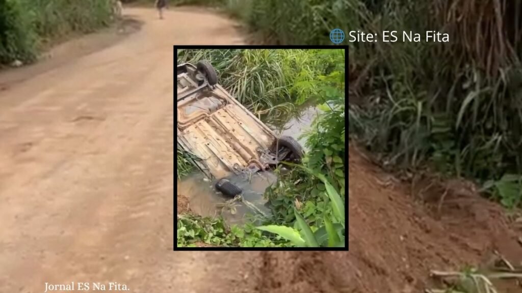 Criminosos capotam carro e roubam moto em fuga em Linhares.