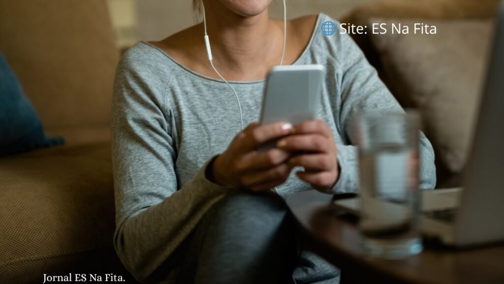 Homem conhece mulher pela internet e sofre dois golpes financeiros em Mimoso do Sul Homem cai em duplo golpe ao conhecer mulher pela internet em Mimoso do Sul.