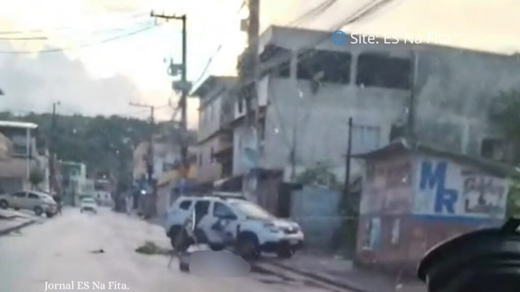 Homem é encontrado morto em rua de bairro de Cariacica; polícia investiga causas da morte Homem é encontrado morto em rua do bairro Flexal em Cariacica.