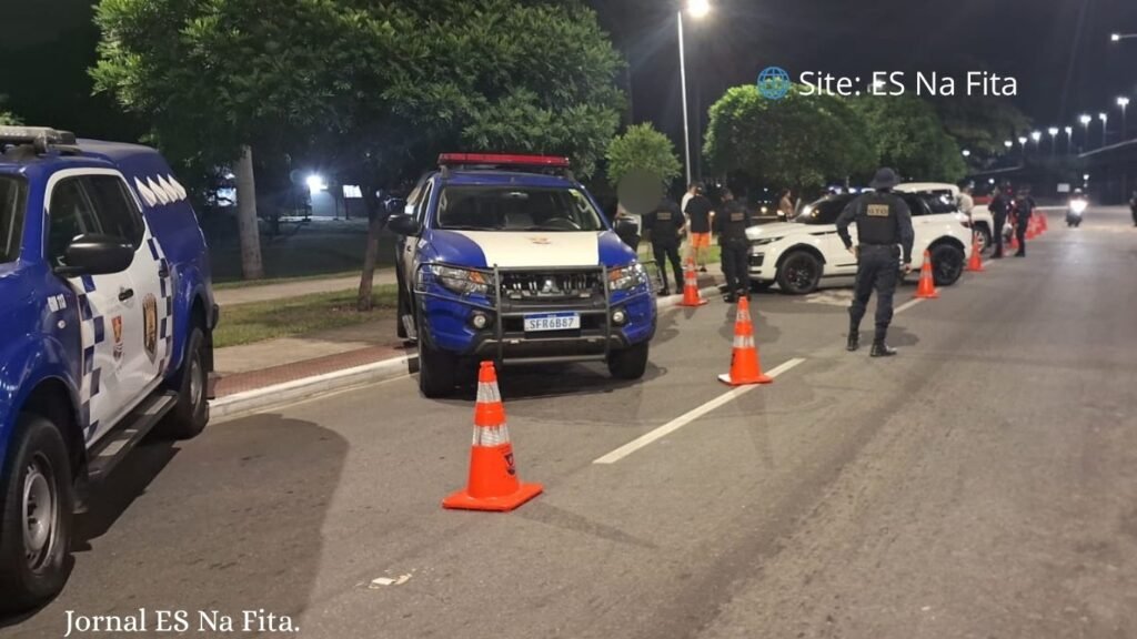 Maio Amarelo: mais de 220 motoristas fazem teste de bafômetro durante blitz da Guarda de Vitória.