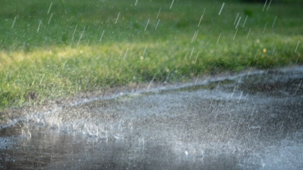Mais de 40 cidades do ES recebem alerta para tempestade com risco de granizo.