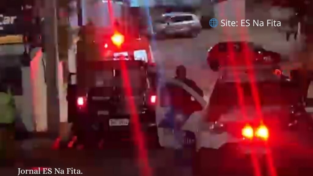 Homem é baleado no rosto dentro de carro após ataque a tiros em Cariacica Homem é baleado no rosto dentro de carro em Cariacica.