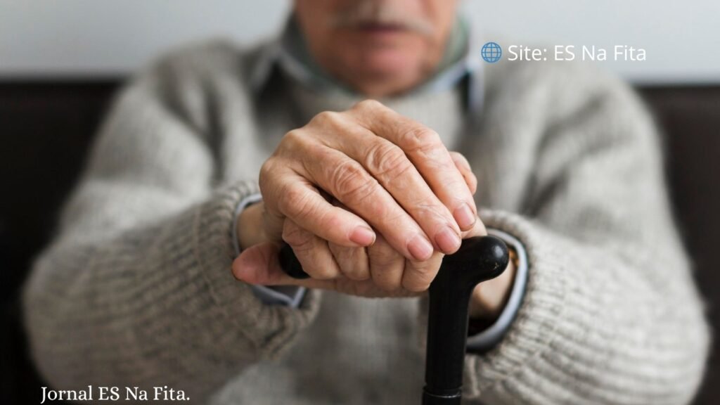 Idoso de 71 anos é preso suspeito de estuprar a própria neta de 10 anos em Linhares Idoso de 71 anos é preso suspeito de estuprar a neta de 10 anos.