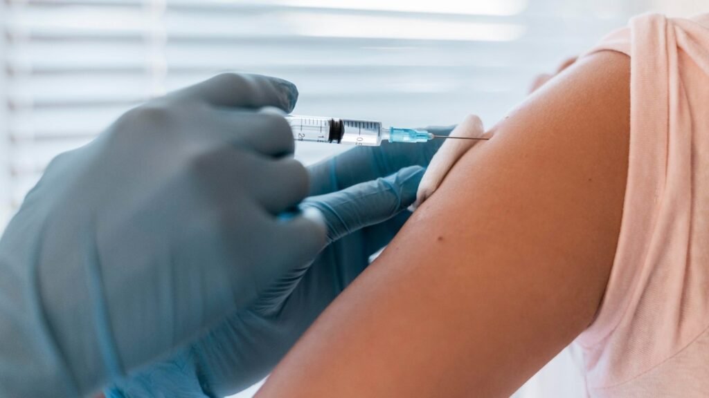 Vacina da gripe será liberada para toda a população a partir de sábado no ES.