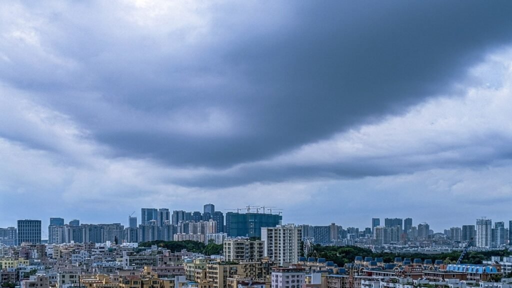 Frente fria avança e deve provocar queda nas temperaturas no Espírito Santo nos primeiros dias de junho Nova onda de frio já tem data para chegar ao Espírito Santo.