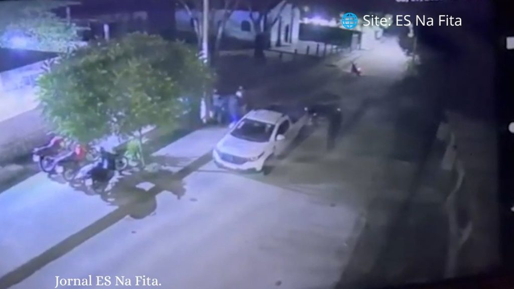 Ataque criminoso em bar deixa dois mortos e um ferido em Jaguaré Dois jovens morrem após ataque a tiros em bar de Jaguaré.