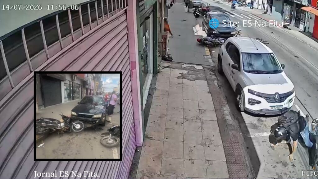 Câmera flagra acidente entre motos em avenida de Cachoeiro.