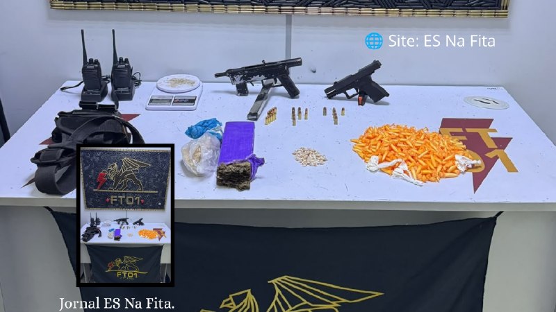 Troca de tiros entre Polícia Militar e criminosos termina com apreensão de armas e drogas em Vitória PM apreende armas e drogas em ação contra o tráfico em Vitória.