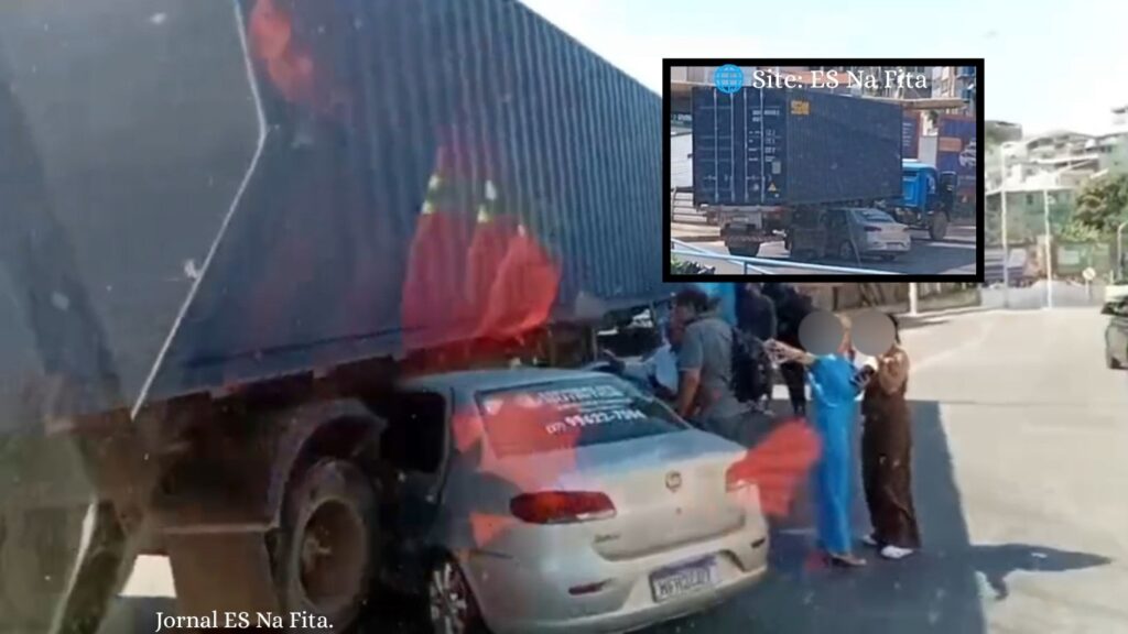 Carro vai parar debaixo de carreta com contêiner em Cariacica.