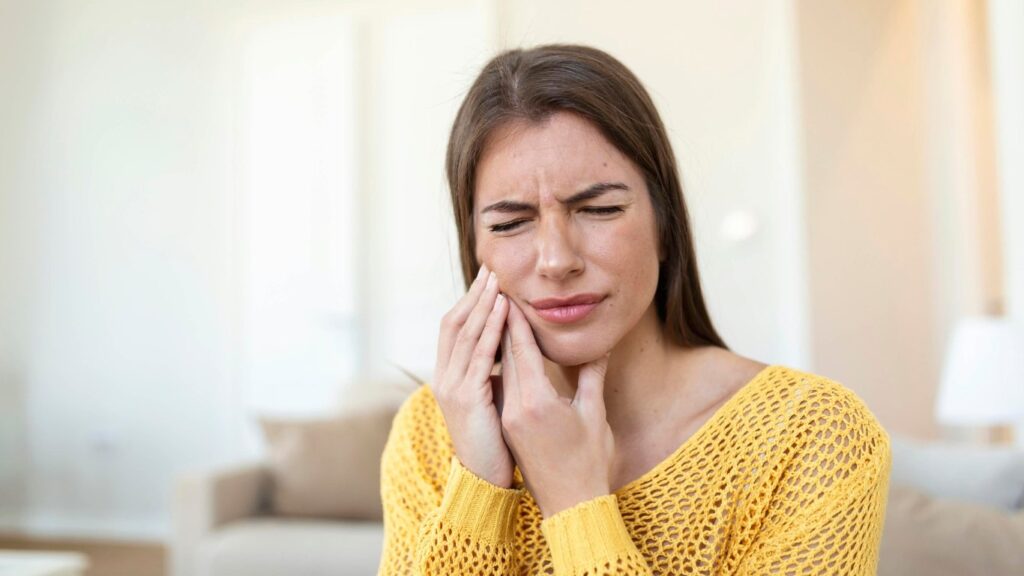 Dor de dente pode indicar infarto e você não sabia Dor de dente pode indicar infarto; veja quando ficar alerta.