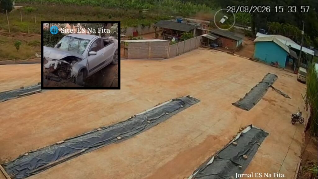 Veículo capota após motorista perder o controle em Ibatiba.