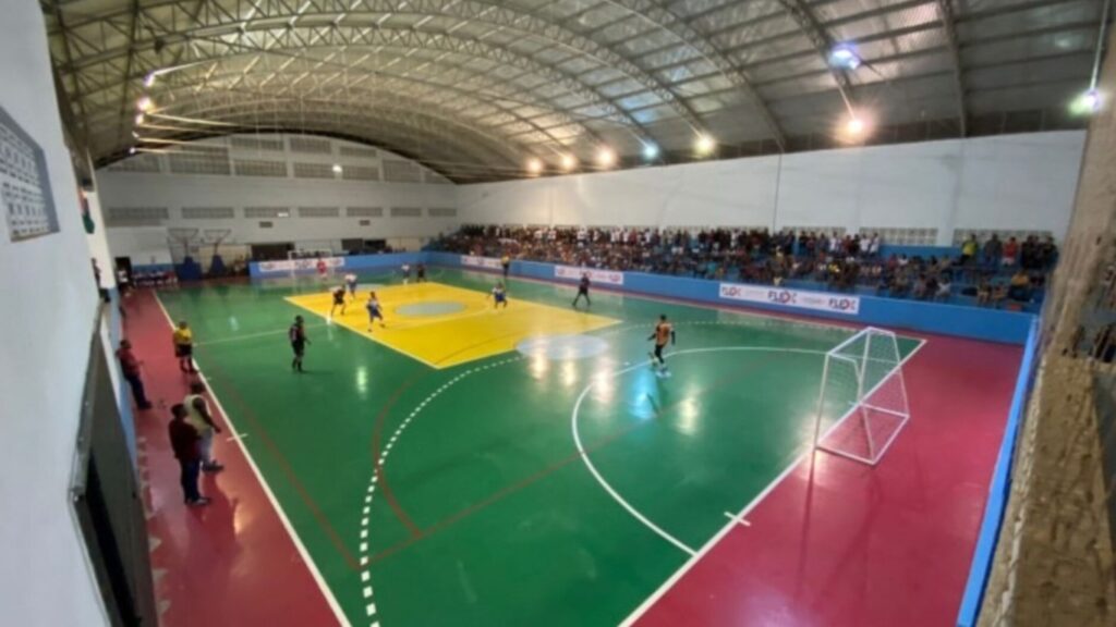 Torneio de futsal feminino movimenta a cidade de Guaçuí Competição de futsal feminino movimenta a cidade de Guaçuí.