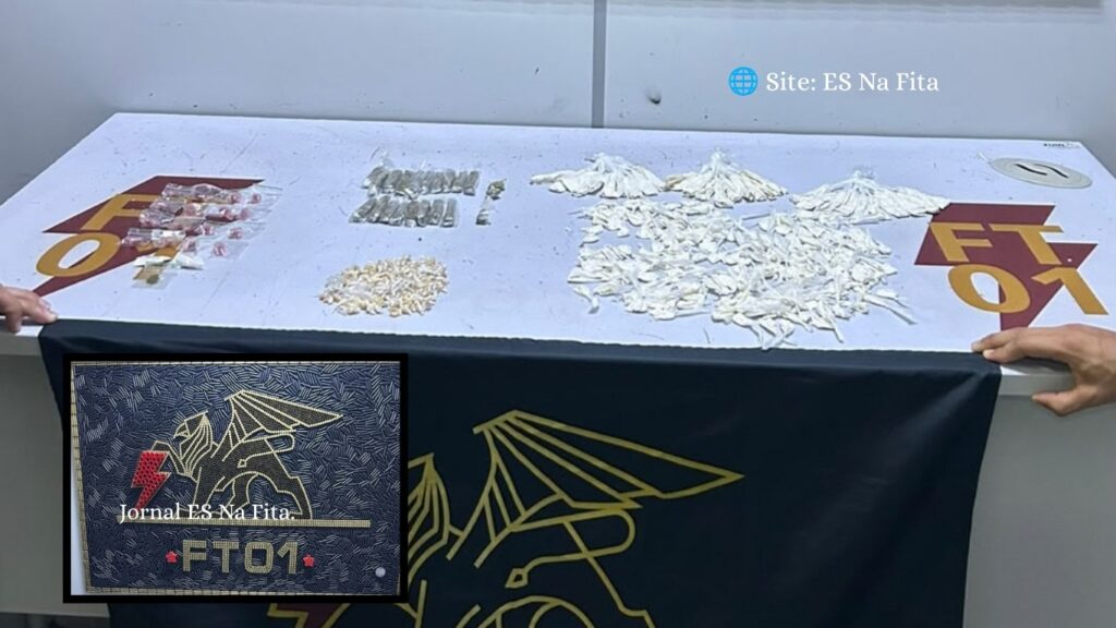 Polícia Militar apreende drogas após suspeitos fugirem em Vitória Suspeitos fogem e abandonam sacola com drogas durante ação policial em Vitória.