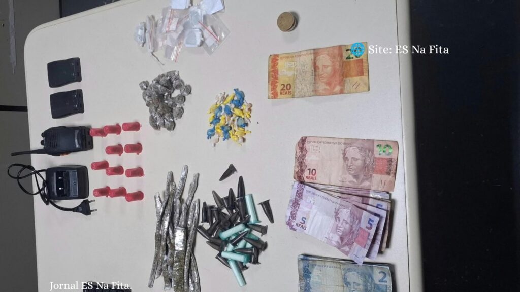 PMES apreende drogas e materiais utilizados no tráfico em Jesus de Nazareth, em Vitória.