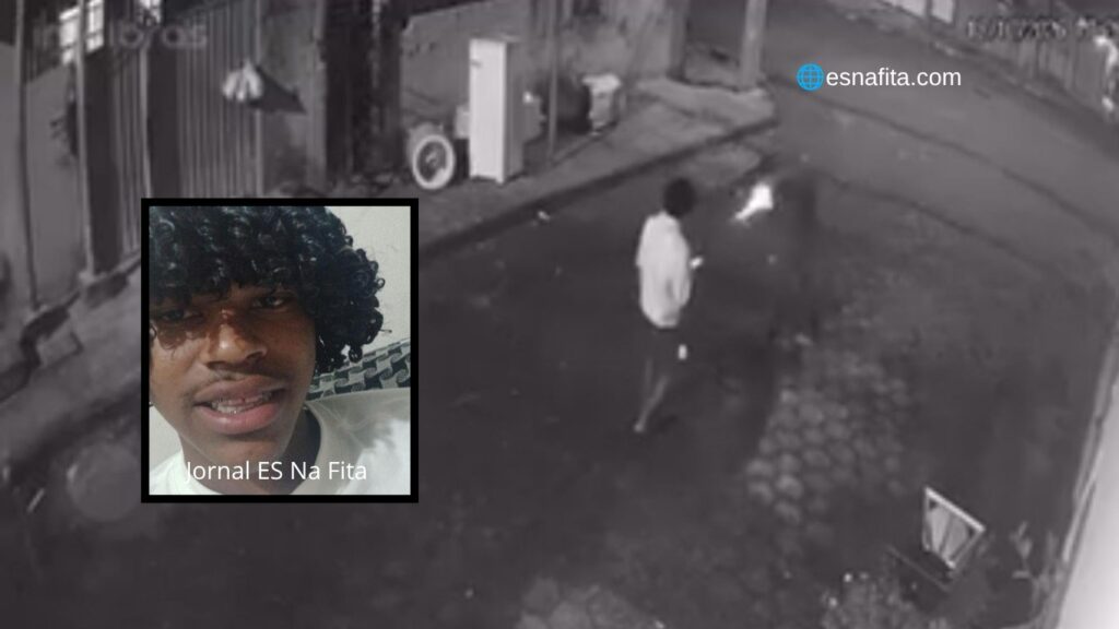 Vídeo: adolescente de 14 anos é executado com dez tiros após sair de casa em Linhares Adolescente de 14 anos é executado com dez tiros no meio da rua após receber ligação em Linhares.