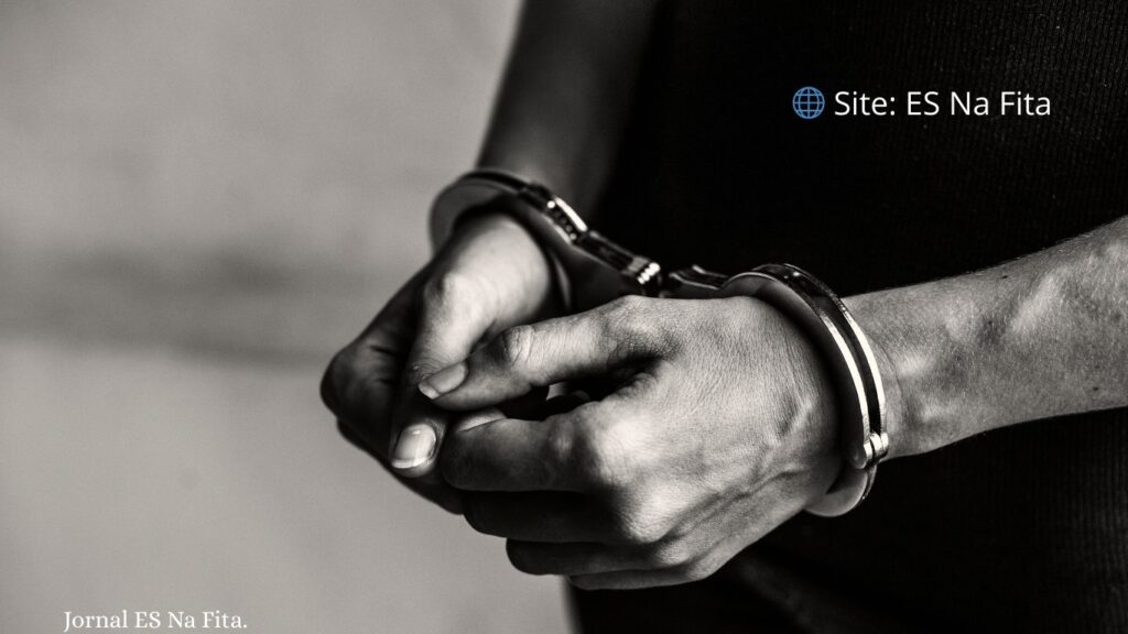 Polícia Federal prende homem por divulgar imagens de abuso sexual infantil em Cachoeiro de Itapemirim Homem é preso por divulgar imagens de abuso sexual infantil em Cachoeiro.