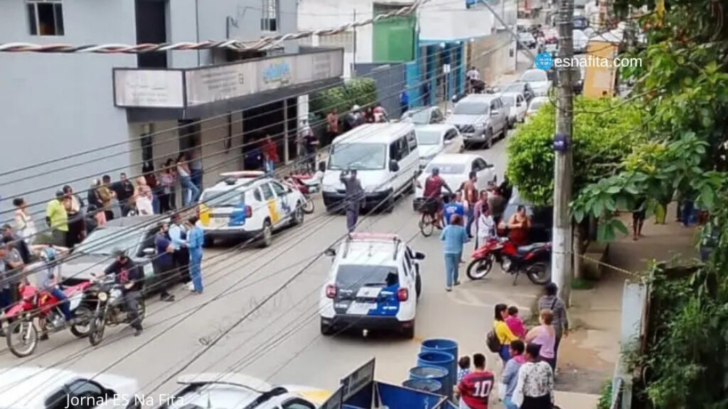 Jovem suspeito de executar homem a tiros em barbearia de Guaçuí se entrega à polícia em Alegre Adolescente suspeito de matar homem em barbearia de Guaçuí se entrega à polícia.