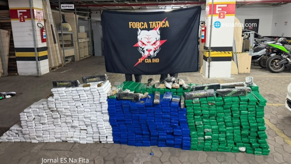 Mais de uma tonelada de maconha é apreendida em apartamento de Vila Velha.